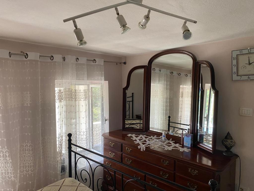 Lula Guesthouse Gjirokastër Exteriér fotografie