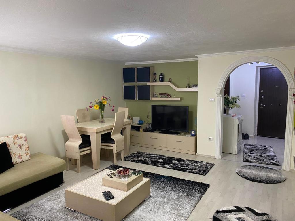 Lula Guesthouse Gjirokastër Exteriér fotografie