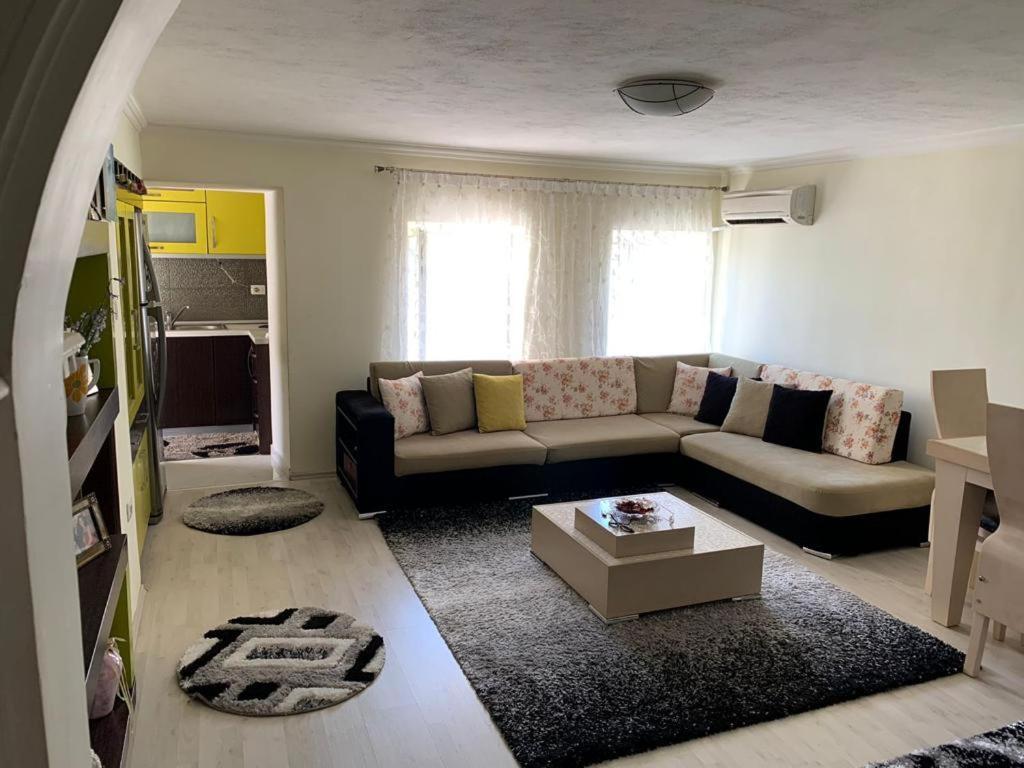 Lula Guesthouse Gjirokastër Exteriér fotografie